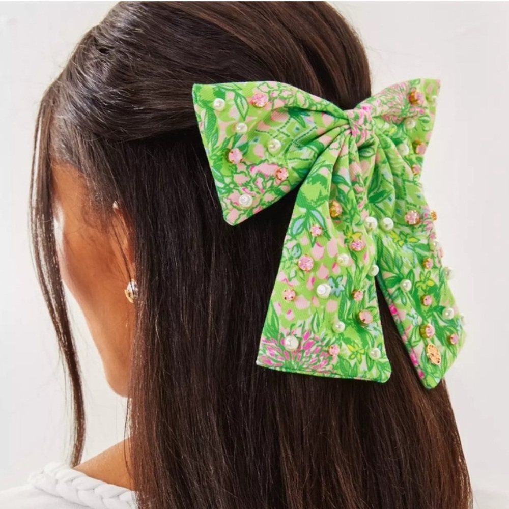 NWOT oversized Lilly hair bow clip with rhinestones
